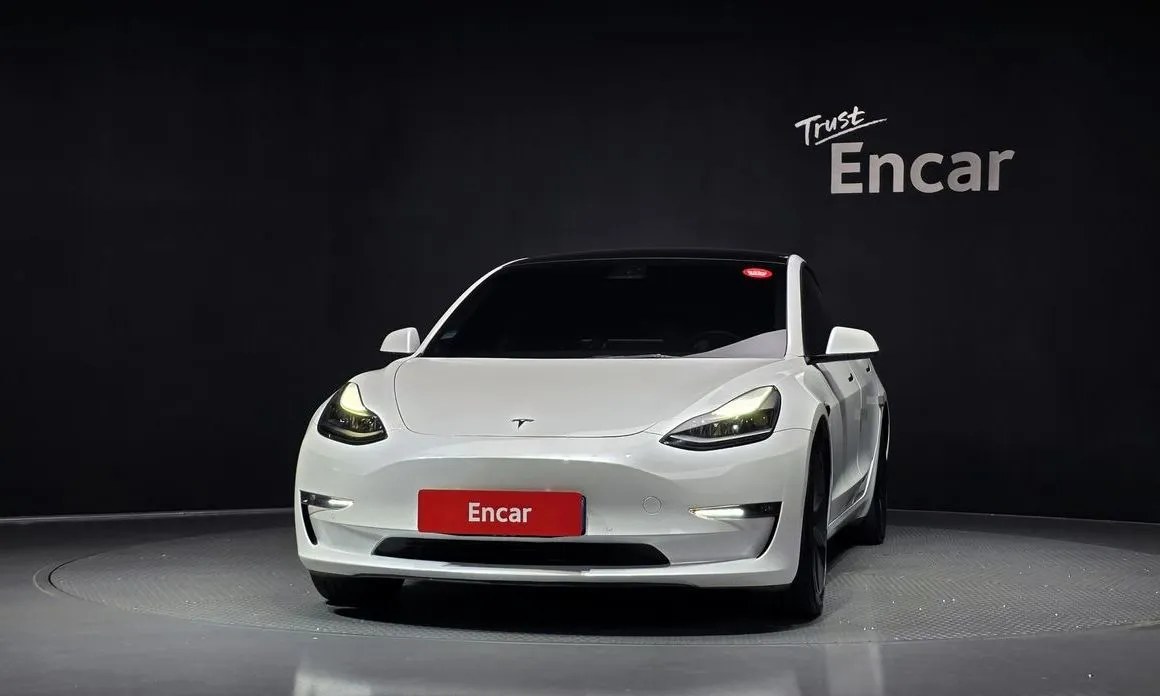 Tesla Model 3 — фото 3