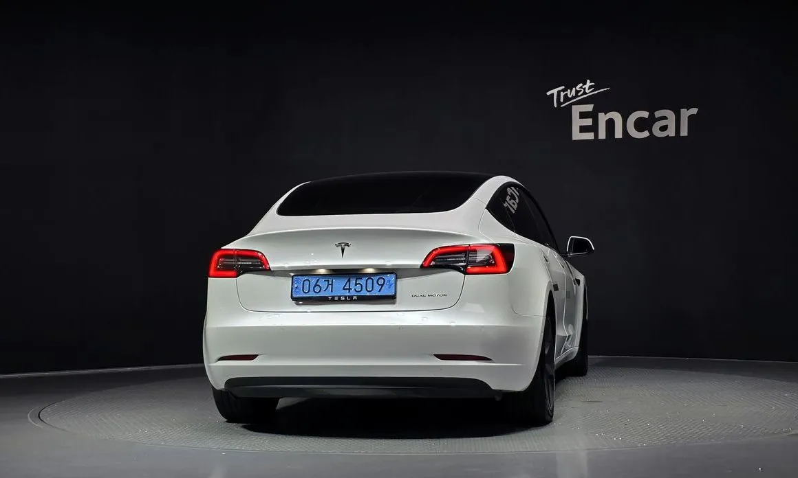 Tesla Model 3 — фото 10