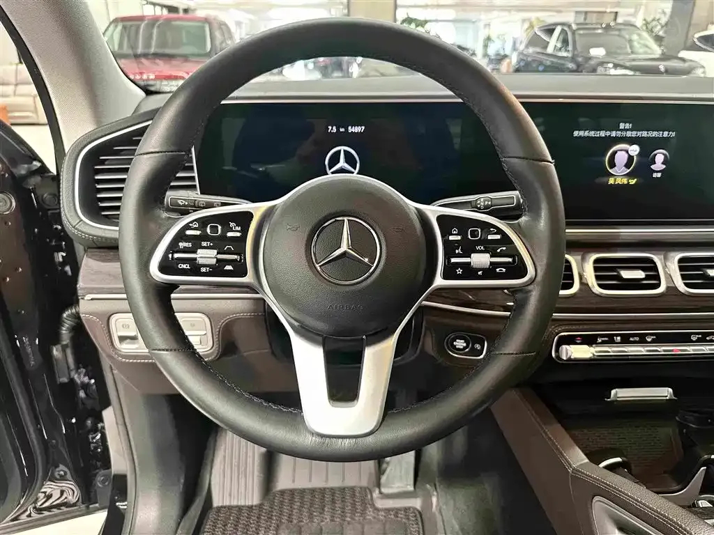 Mercedes-Benz GLS — фото 4