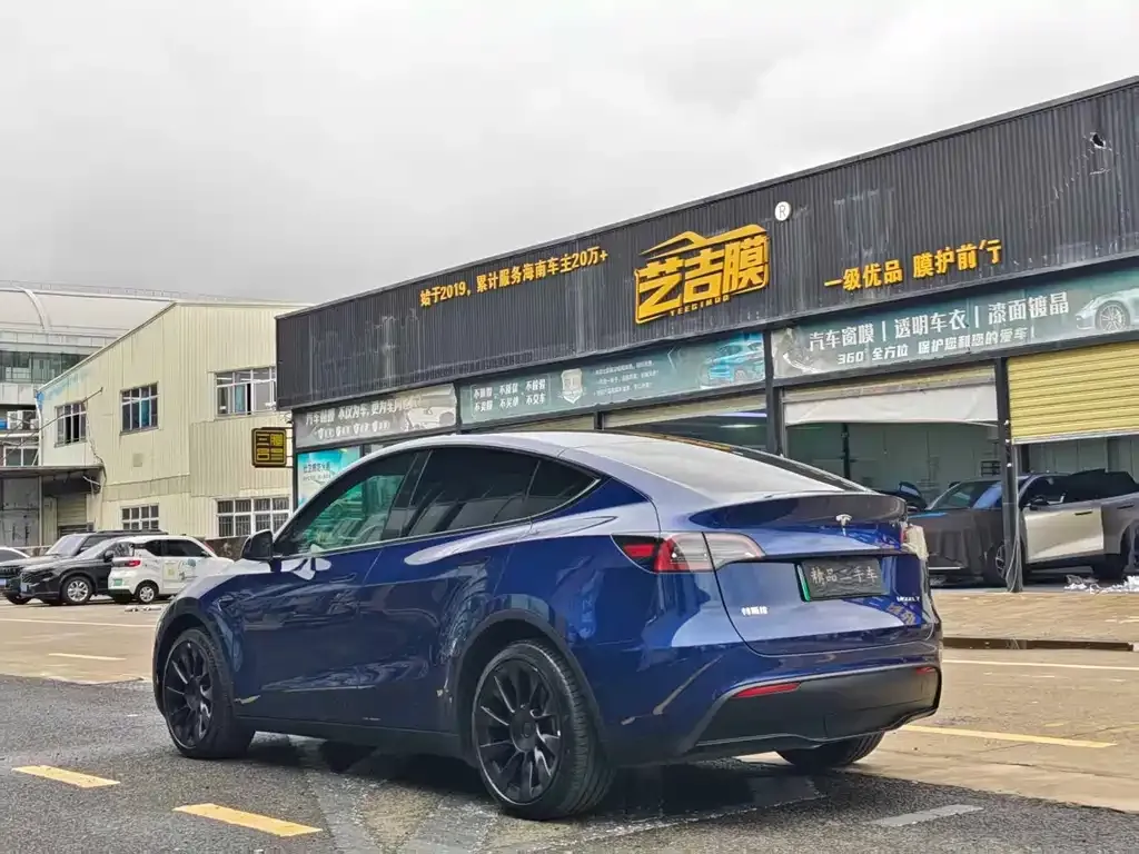 Tesla Model Y — фото 3