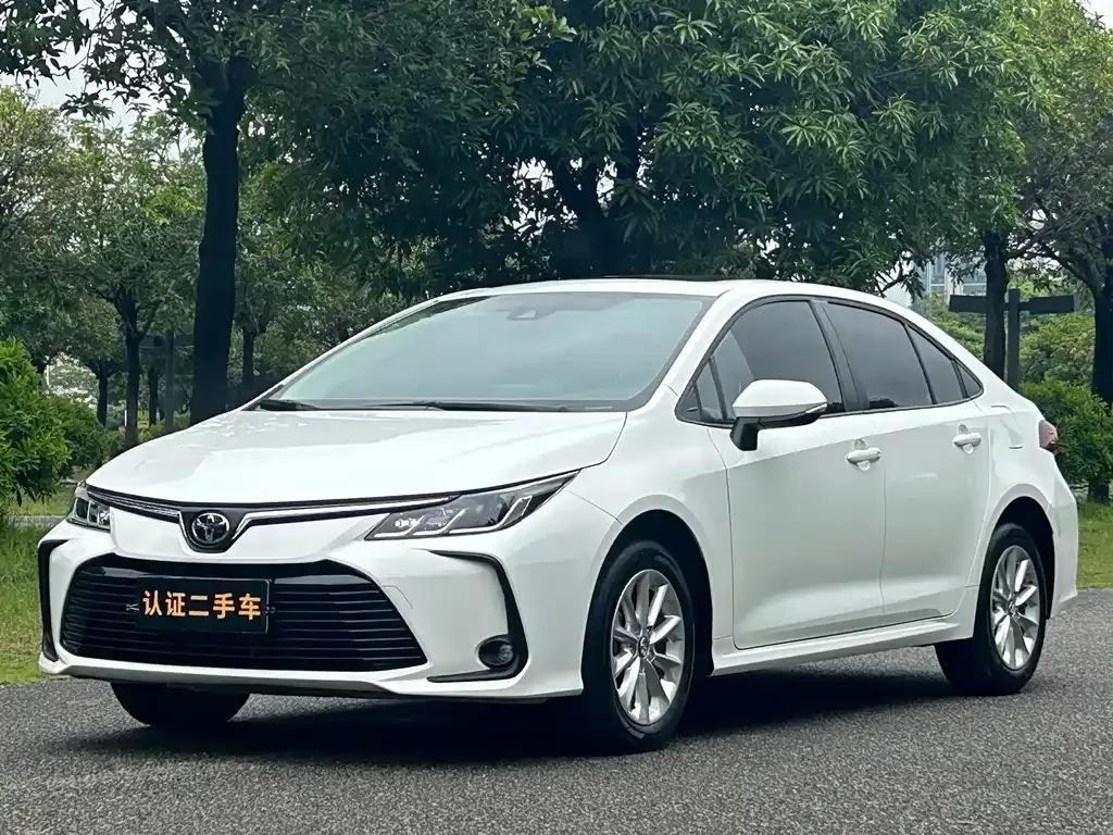 Toyota Corolla — фото 1