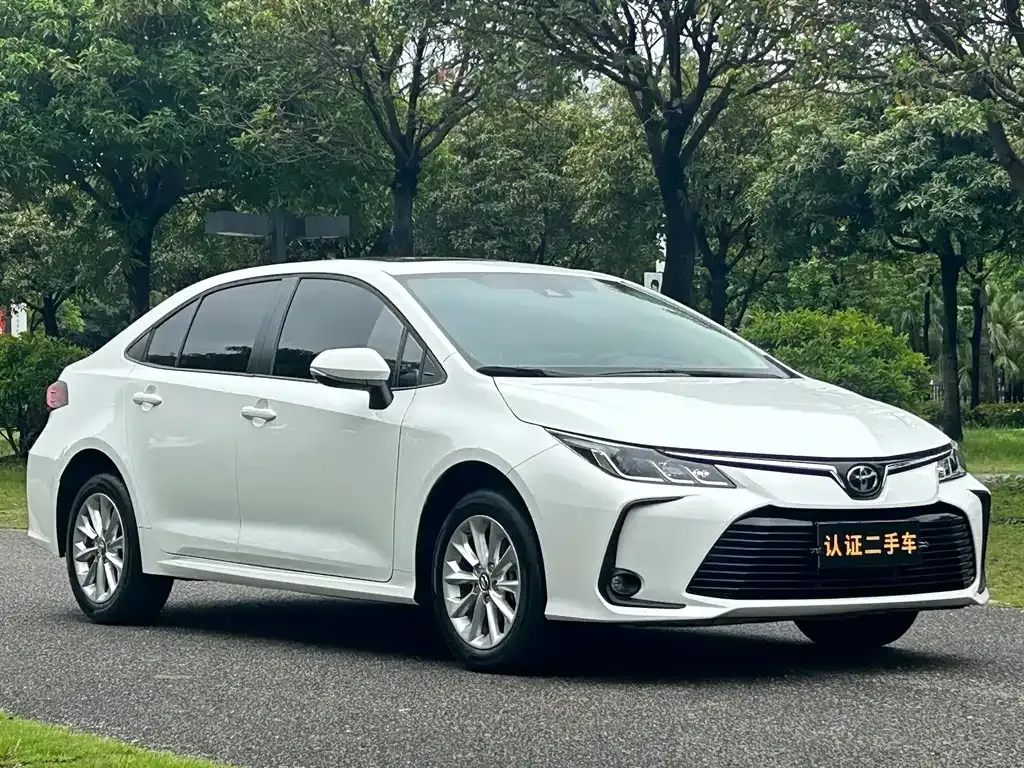 Toyota Corolla — фото 8
