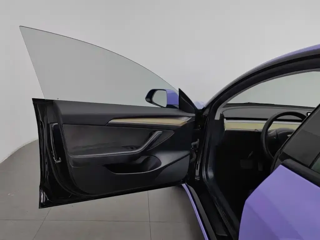Tesla Model 3 — фото 4