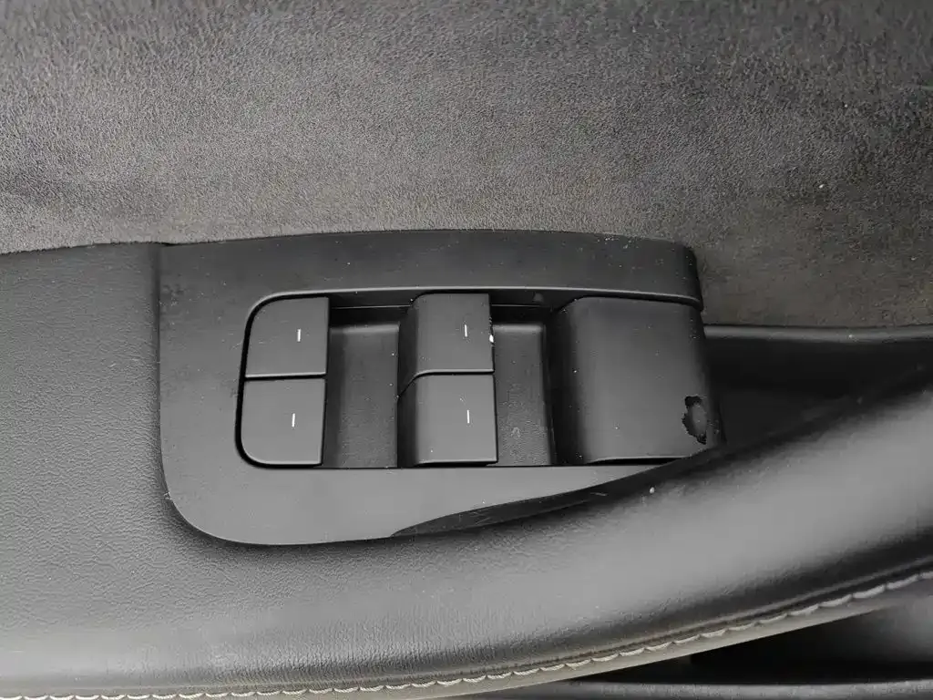 Tesla Model 3 — фото 10
