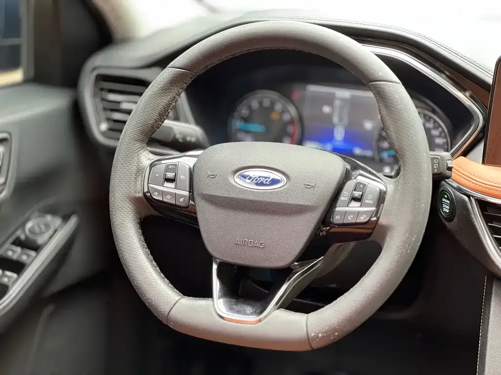 Ford Escape — фото 4