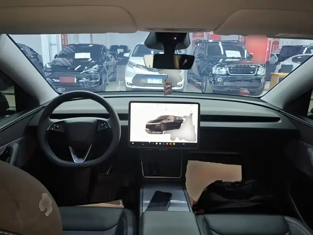 Tesla Model Y — фото 8