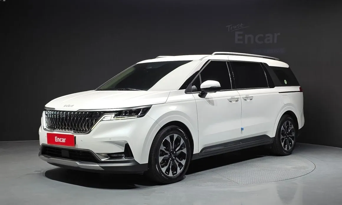 Kia Carnival — фото 1
