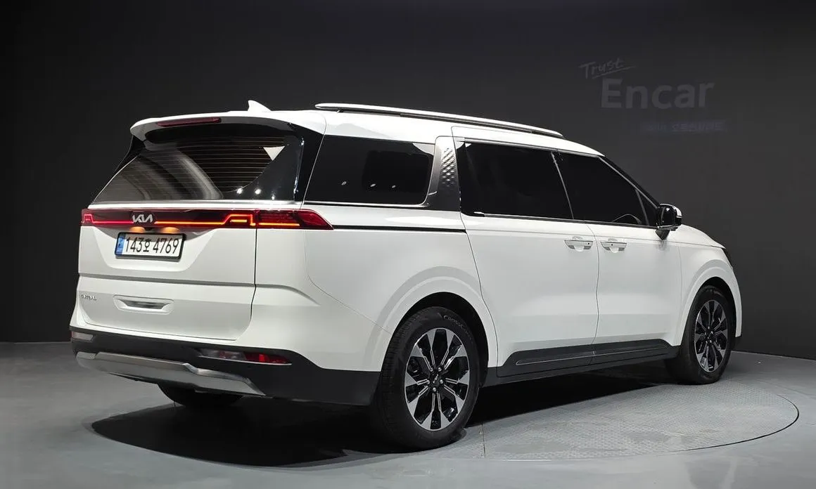 Kia Carnival — фото 3