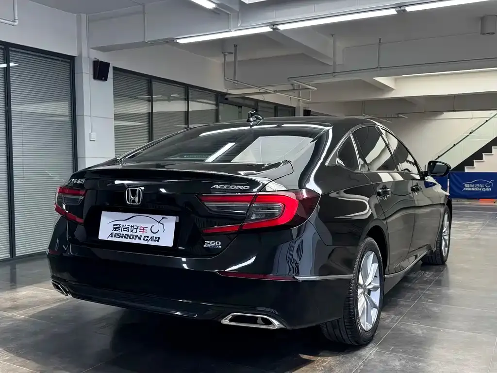 Honda Accord — фото 7