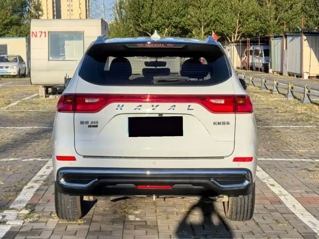 Haval M6 — фото 10