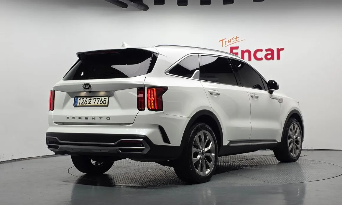 Kia Sorento — фото 6