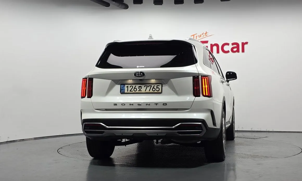 Kia Sorento — фото 7