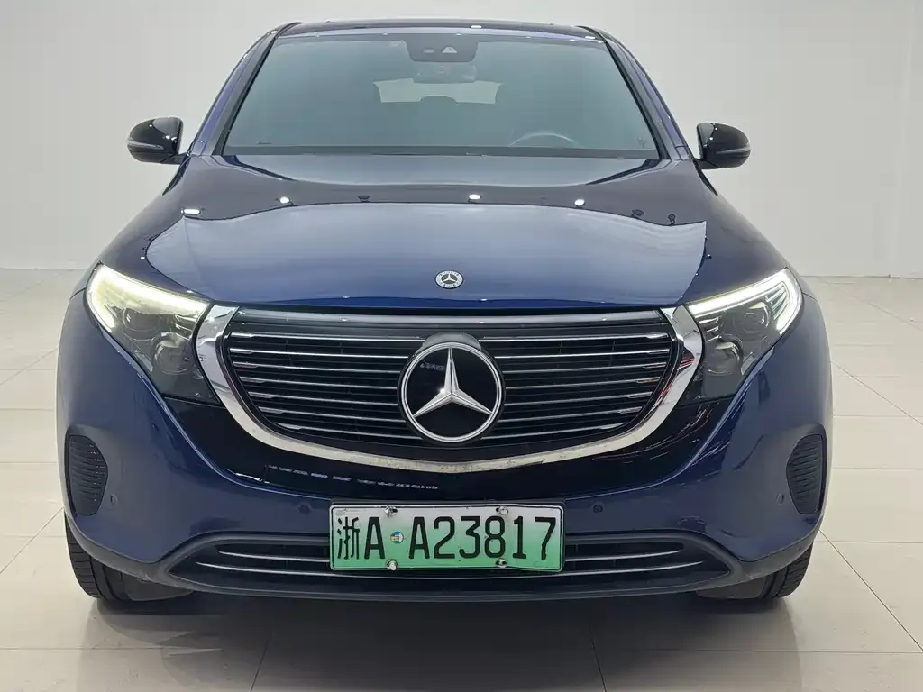 Mercedes-Benz EQC — фото 1