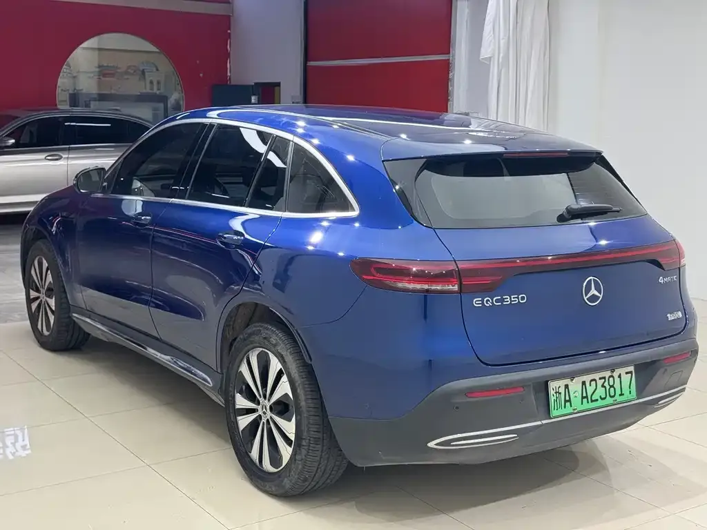 Mercedes-Benz EQC — фото 9