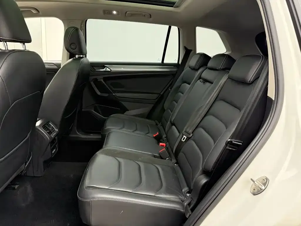 Volkswagen Tiguan L — фото 3