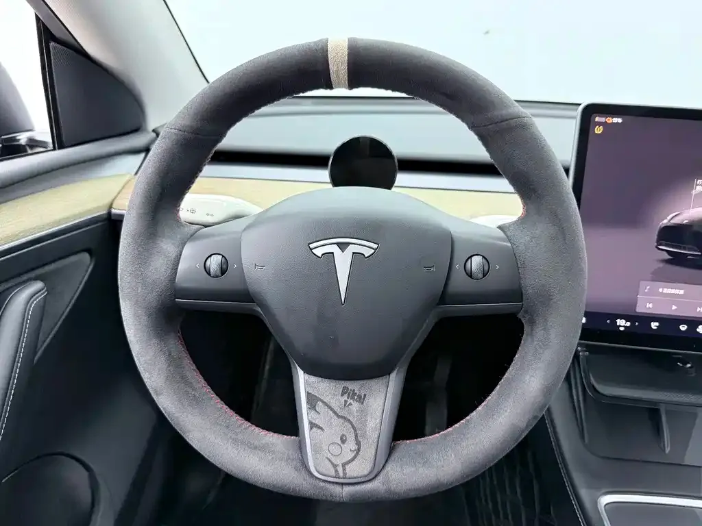 Tesla Model Y — фото 9