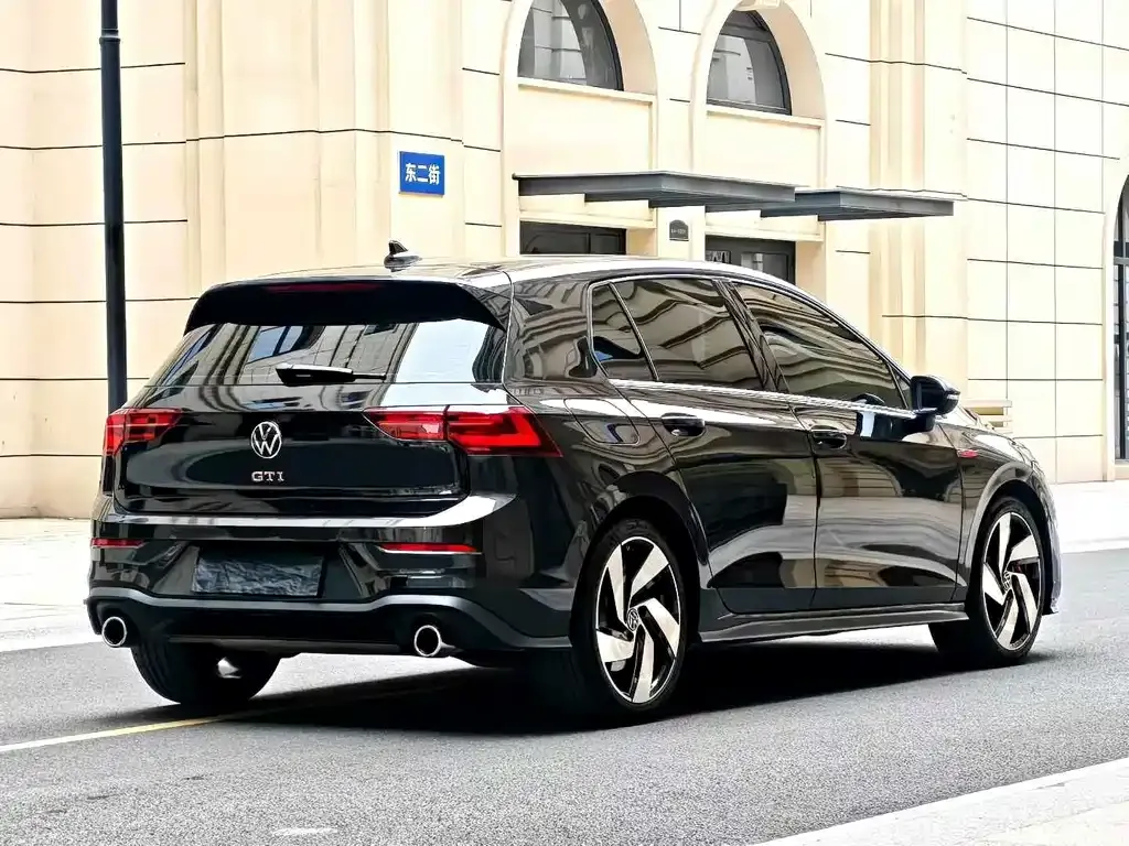 Volkswagen Golf GTI — фото 3