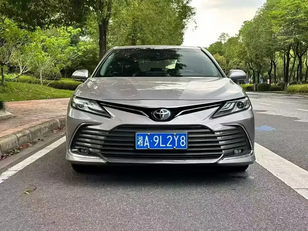 Toyota Camry — фото 8