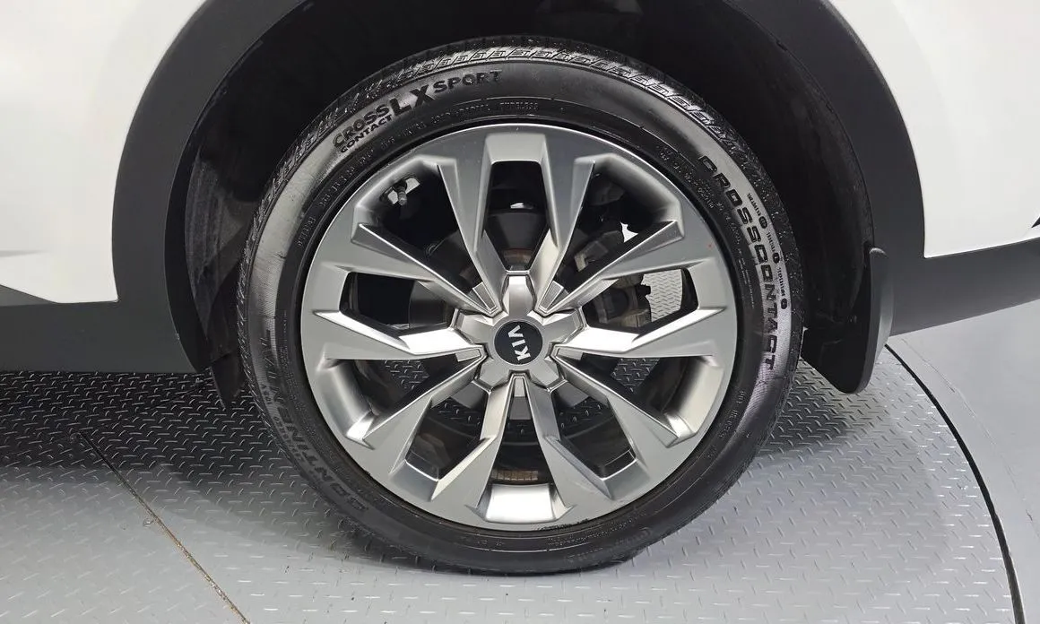 Kia Sorento — фото 6