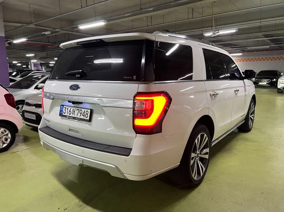 Ford Expedition — фото 9