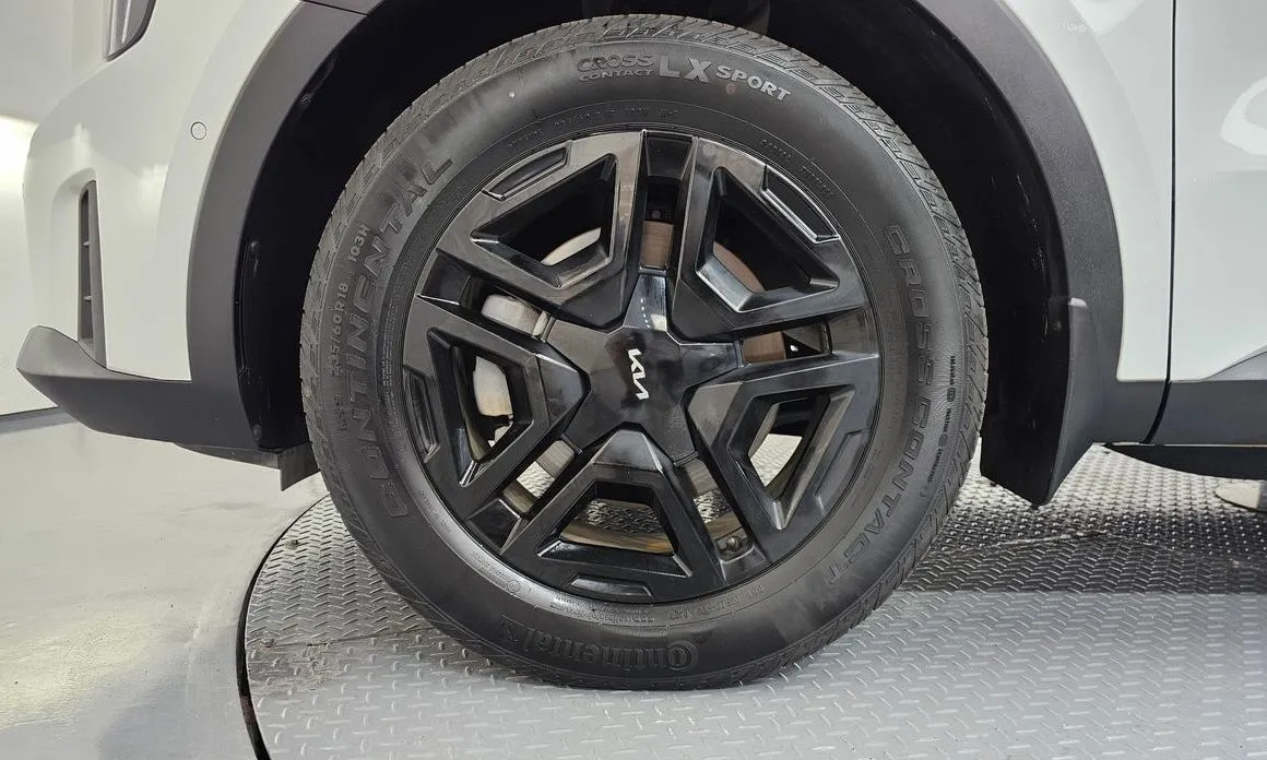 Kia Sorento — фото 10