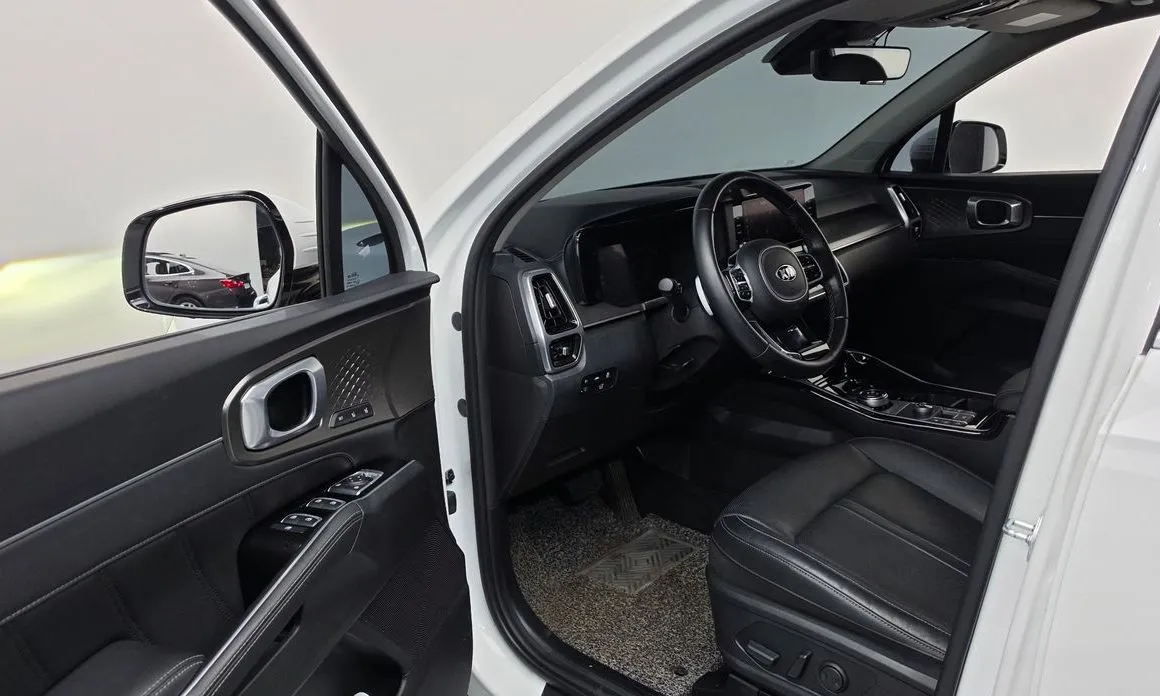 Kia Sorento — фото 8
