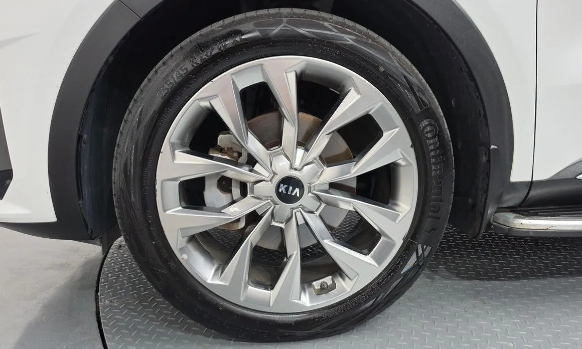 Kia Sorento — фото 5