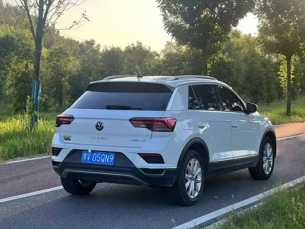 Volkswagen T-Roc — фото 7