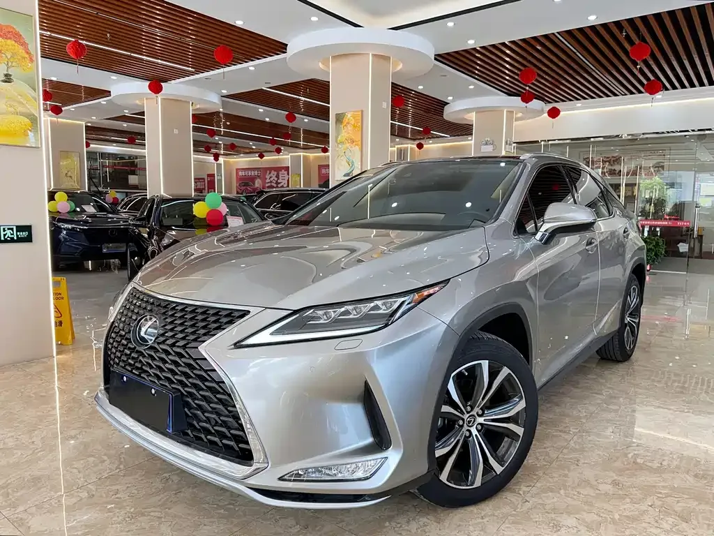 Lexus RX — фото 1