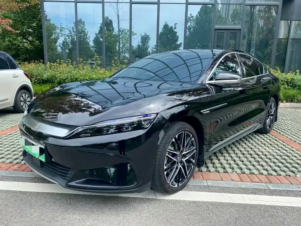 BYD Han — фото 1