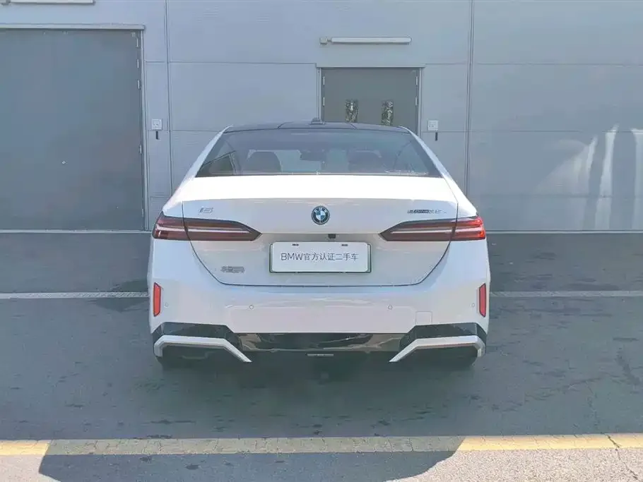 BMW i5 — фото 6