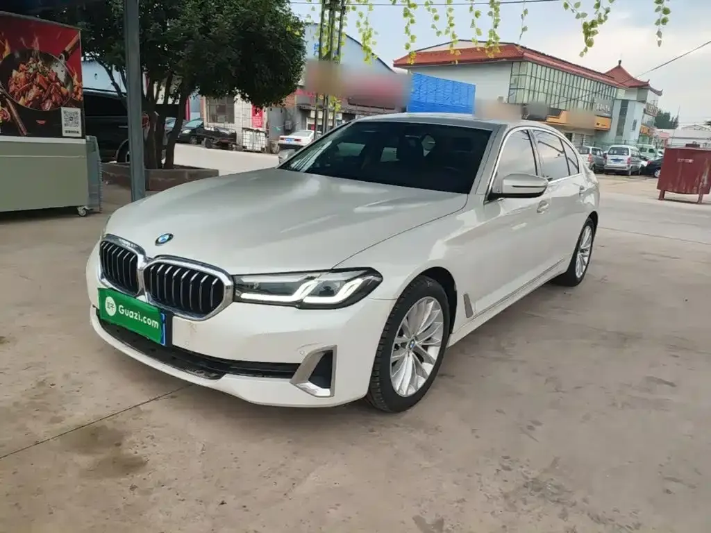 BMW 5 Series — фото 1