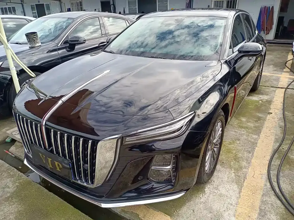Hongqi H5 — фото 1