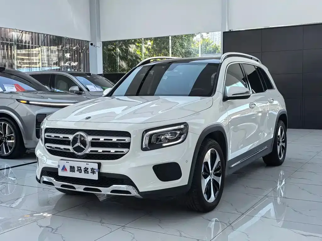 Mercedes-Benz GLB — фото 1