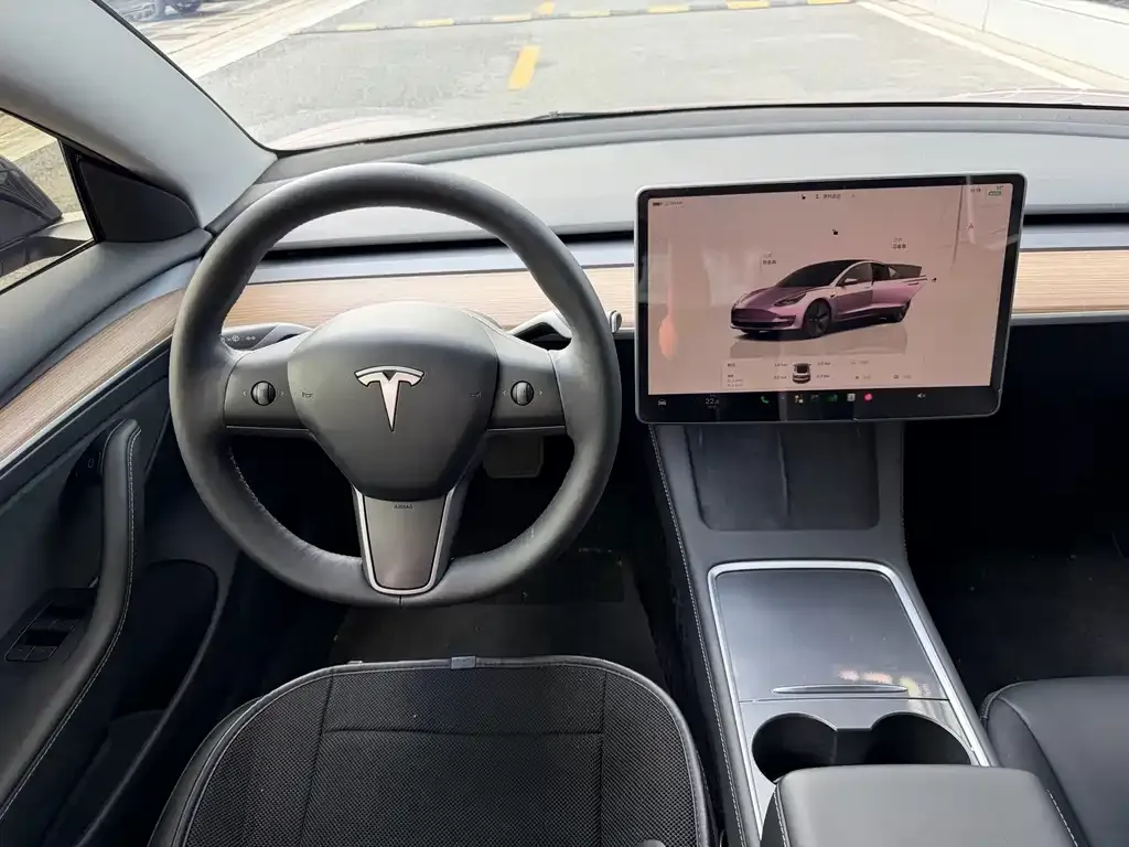 Tesla Model 3 — фото 5