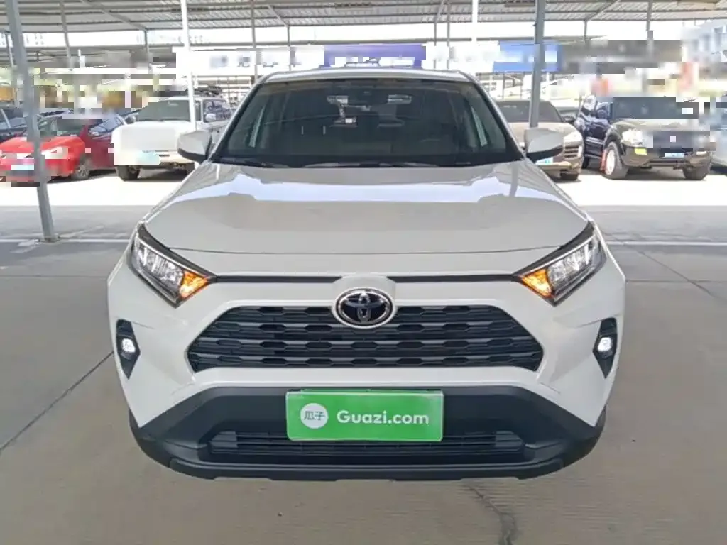 Toyota RAV4 — фото 4