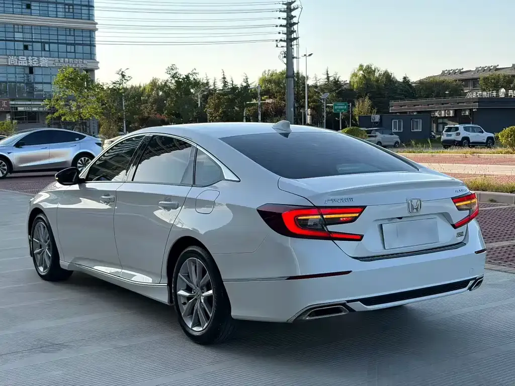 Honda Accord — фото 7