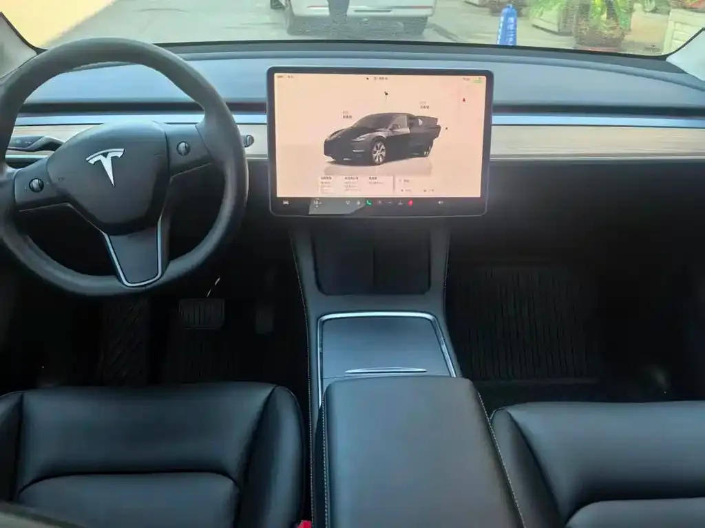 Tesla Model Y — фото 2