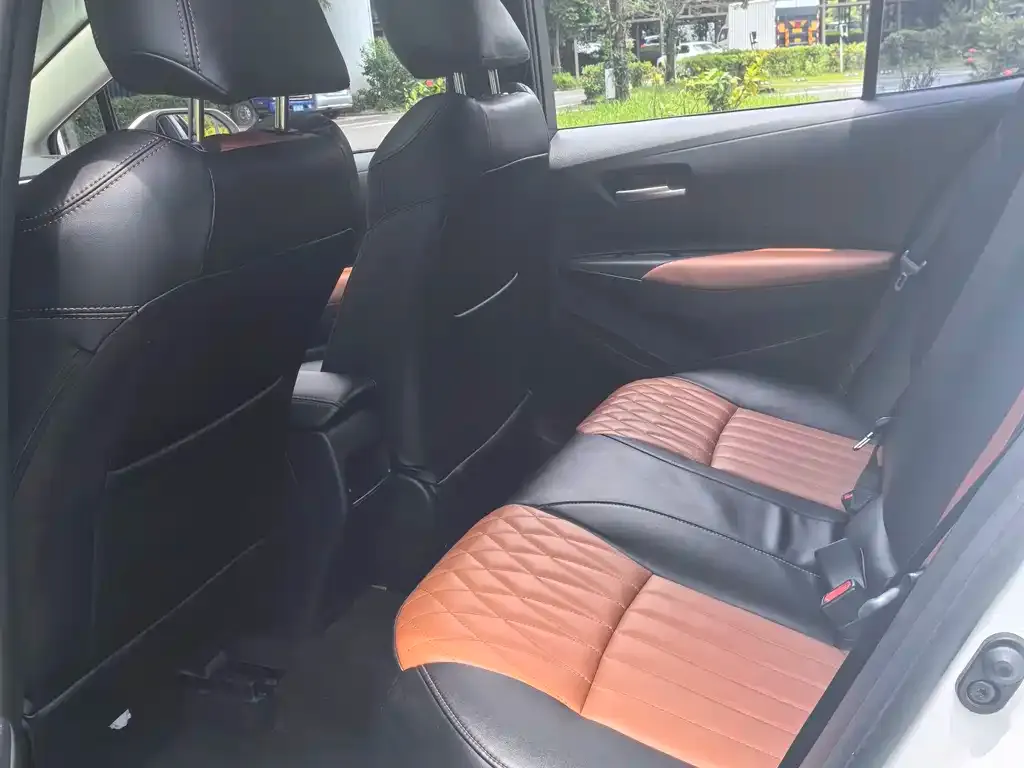 Toyota Corolla — фото 2