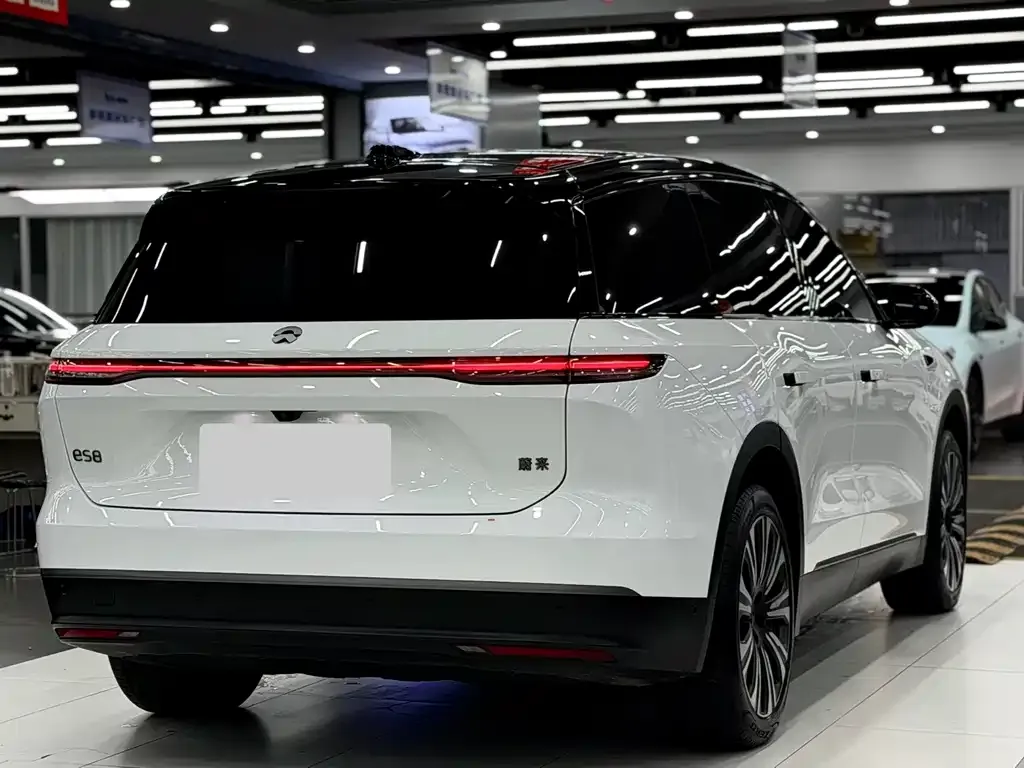 NIO ES8 — фото 10