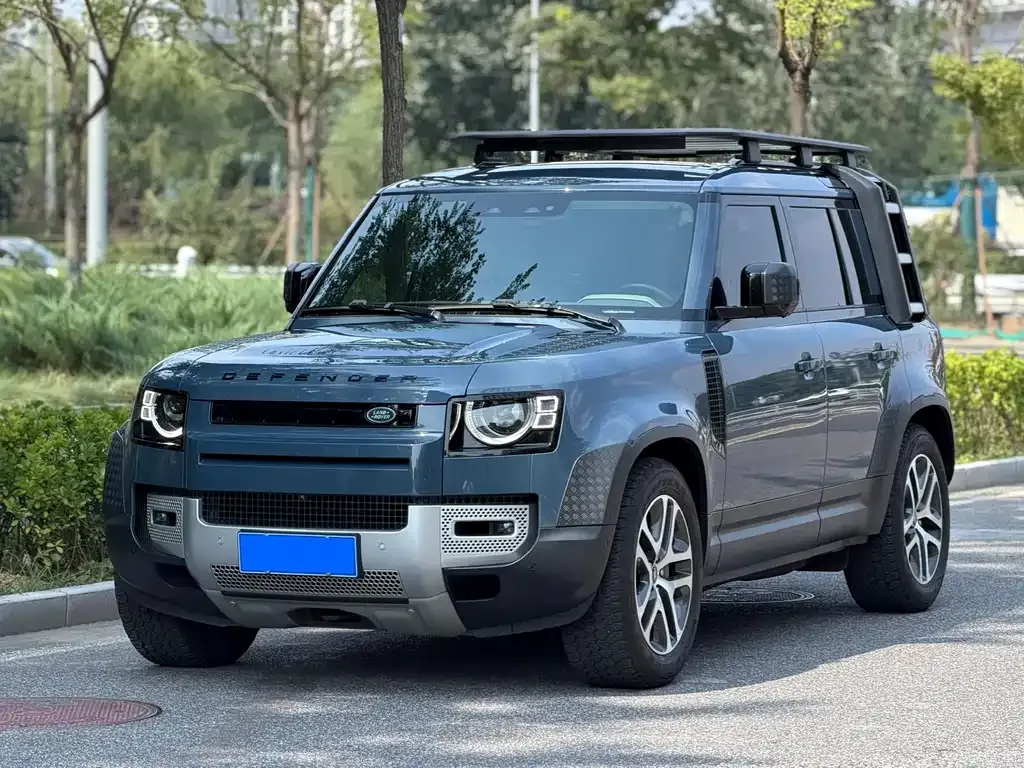 Land Rover Defender — фото 1