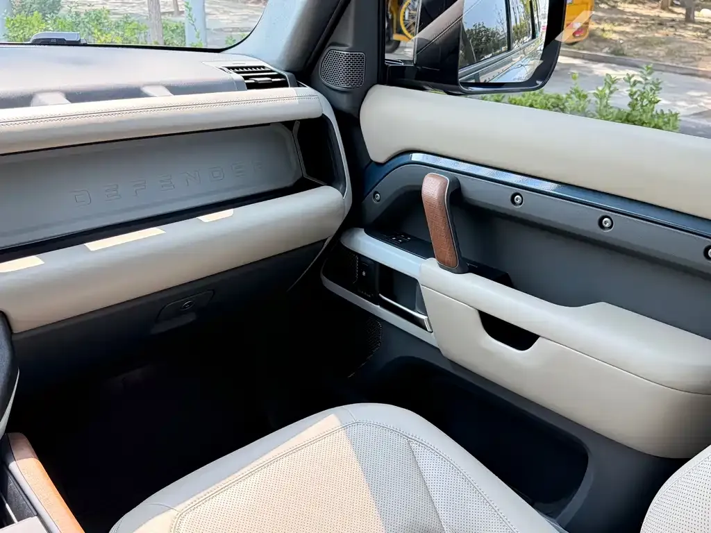 Land Rover Defender — фото 4