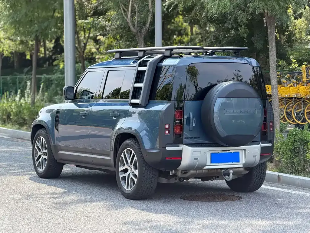 Land Rover Defender — фото 10