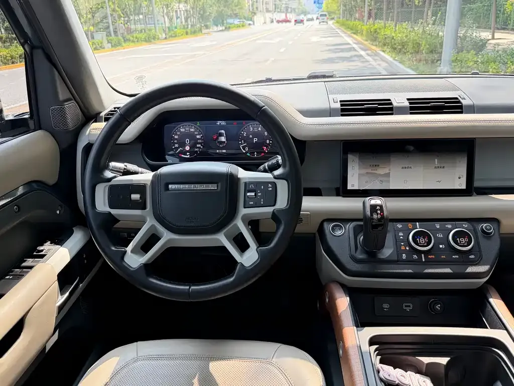 Land Rover Defender — фото 6