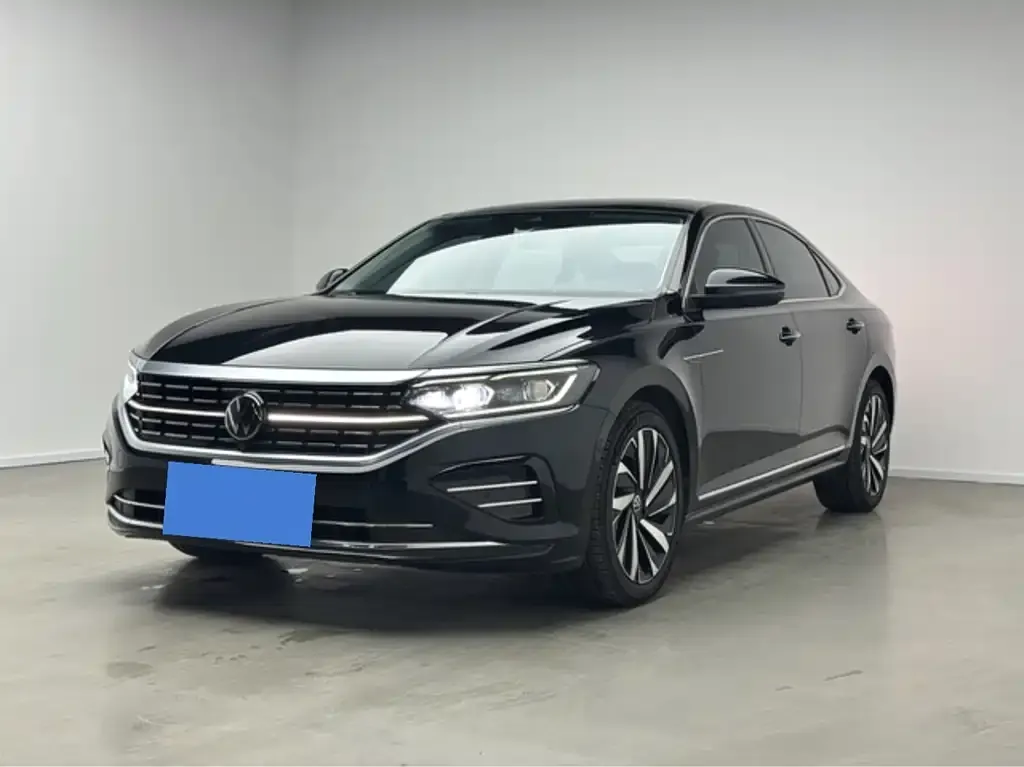 Volkswagen Passat — фото 1