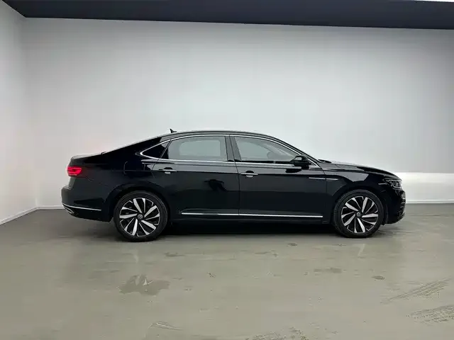 Volkswagen Passat — фото 8