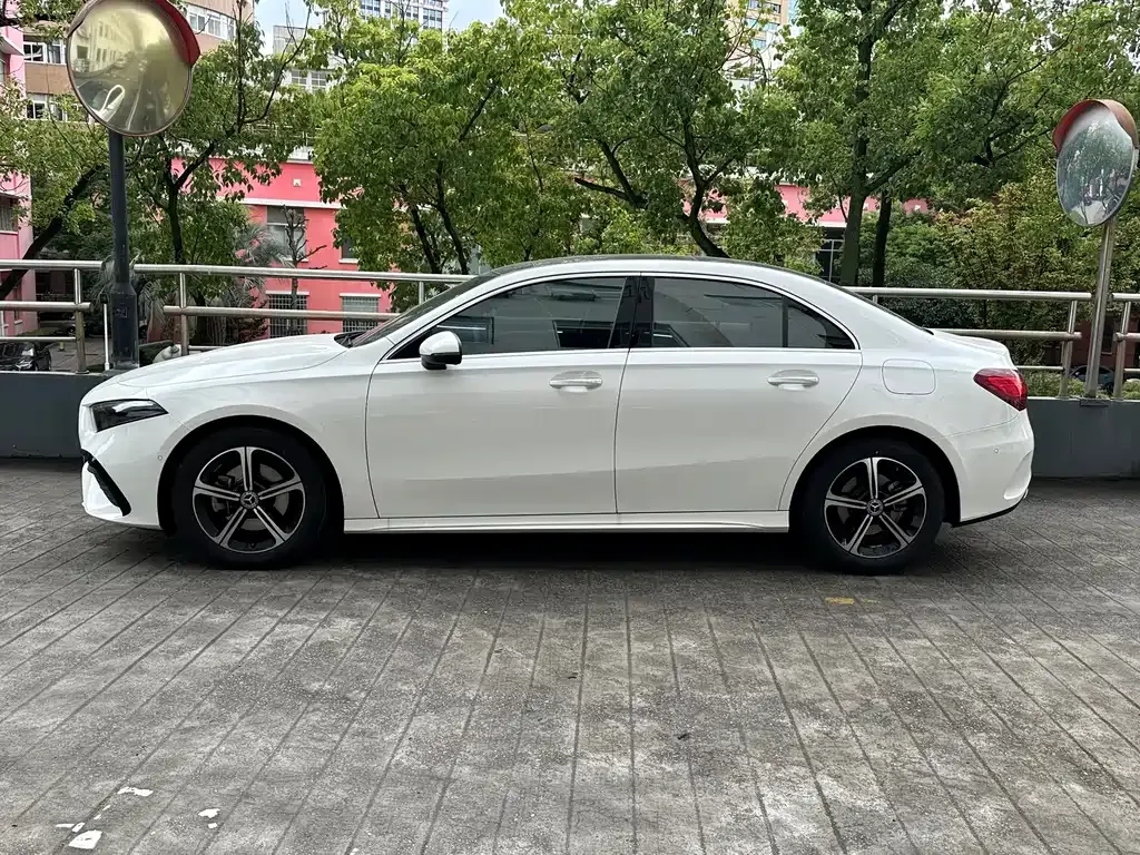 Mercedes-Benz A-Class — фото 6