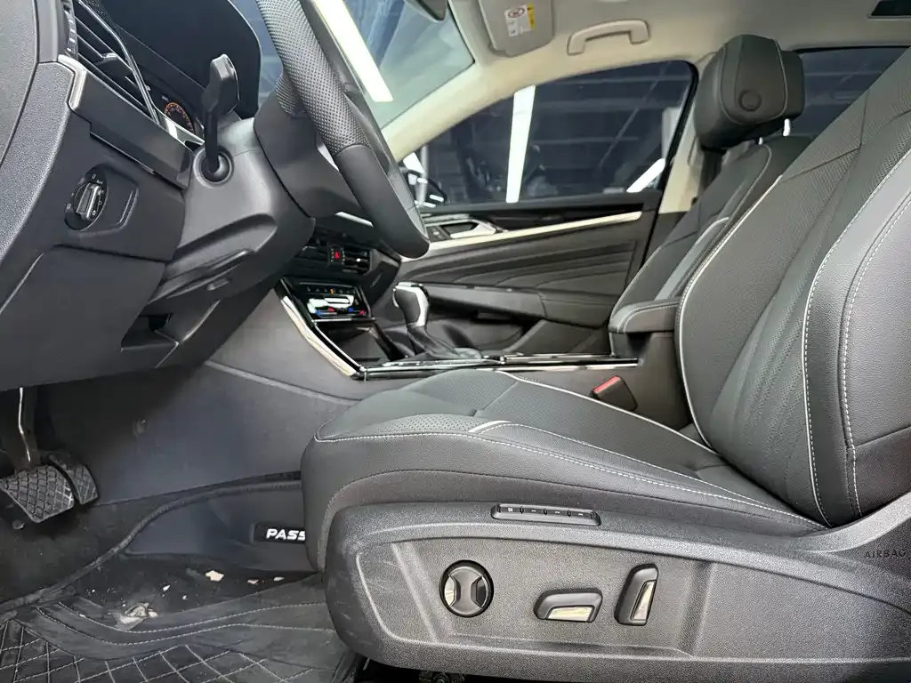 Volkswagen Passat — фото 6