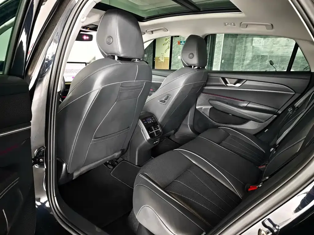 Volkswagen Passat — фото 2
