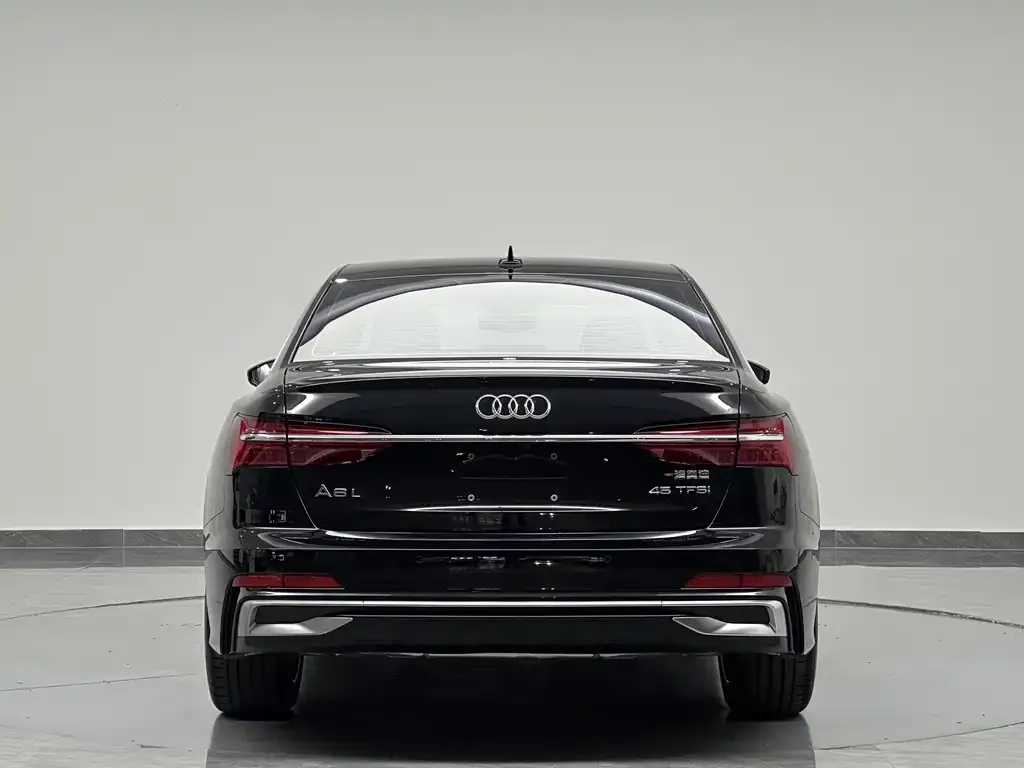 Audi A6L — фото 2